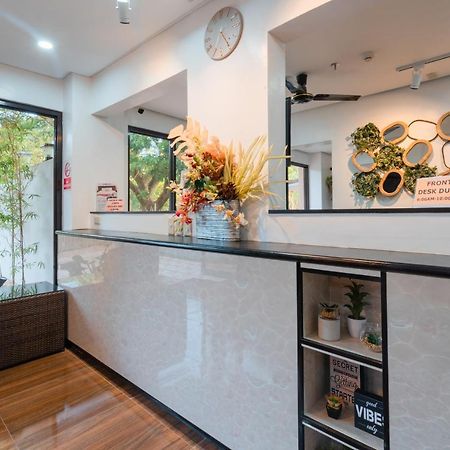 Island Wanderers Inn โกรอน ภายนอก รูปภาพ