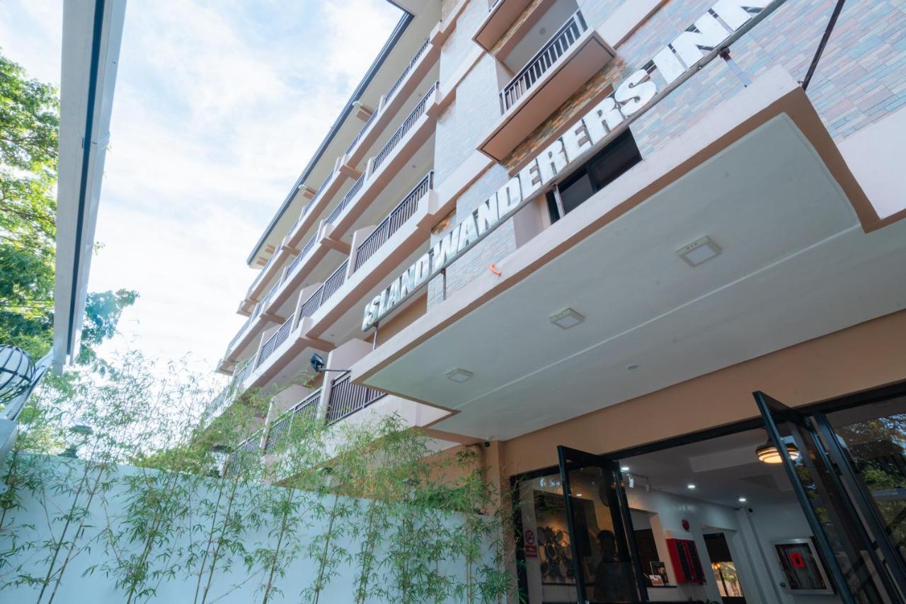 Island Wanderers Inn โกรอน ภายนอก รูปภาพ