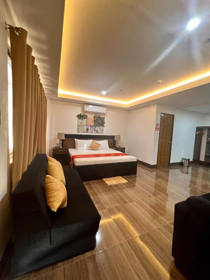 Island Wanderers Inn โกรอน ภายนอก รูปภาพ