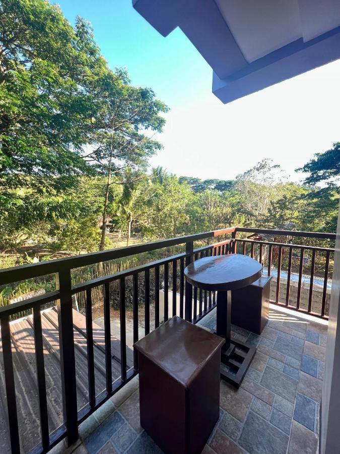 Island Wanderers Inn โกรอน ภายนอก รูปภาพ