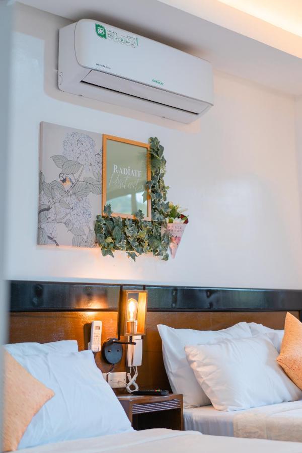 Island Wanderers Inn โกรอน ภายนอก รูปภาพ