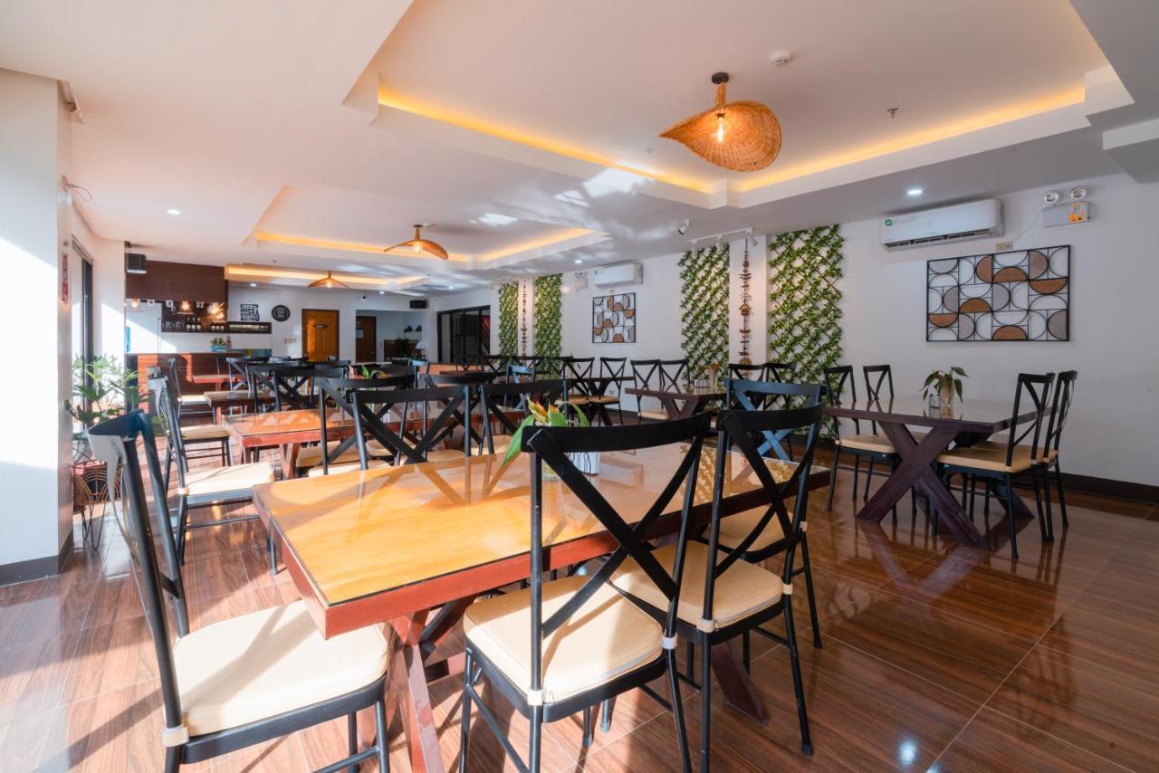 Island Wanderers Inn โกรอน ภายนอก รูปภาพ
