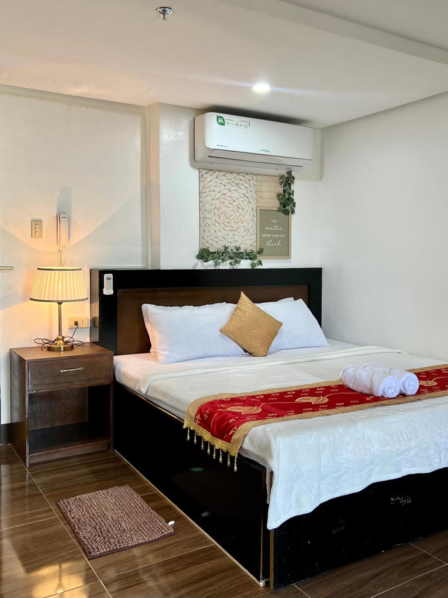 Island Wanderers Inn โกรอน ภายนอก รูปภาพ